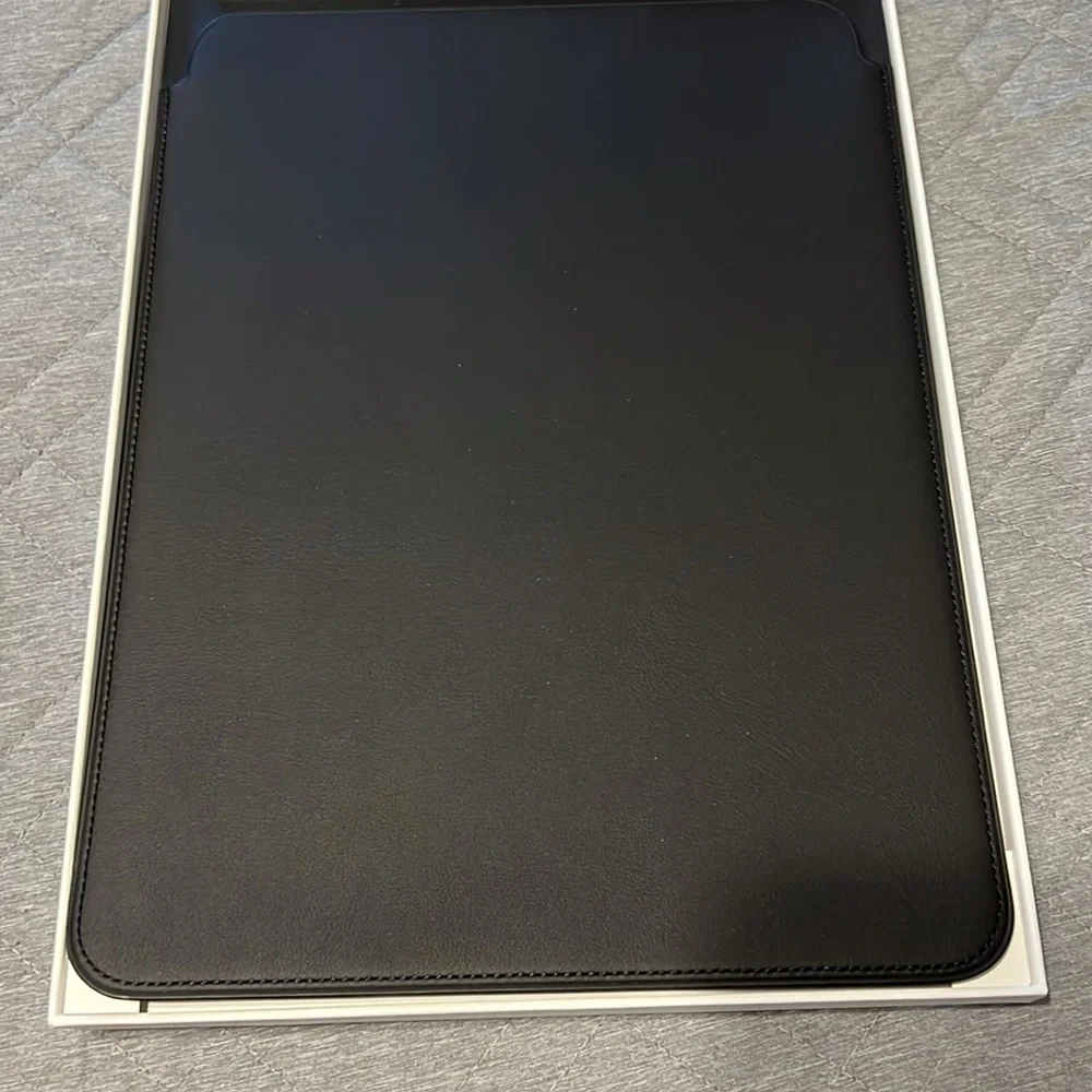iPad Pro (10.5-inch) Leather Sleeve